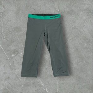Nike Pro Dri Fit Capri Leggings